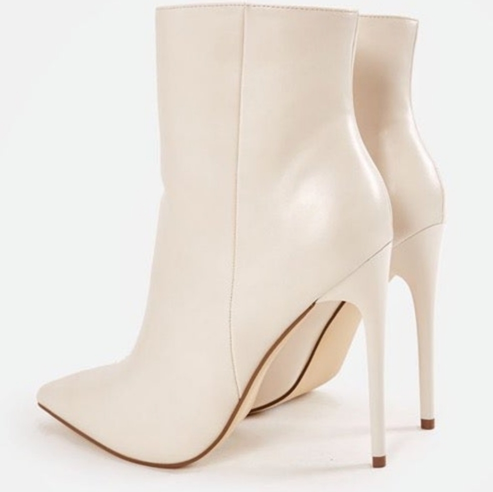 Anabella Stiletto heel bootie